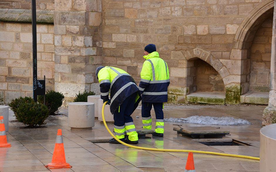 comment déboucher canalisation Linas
